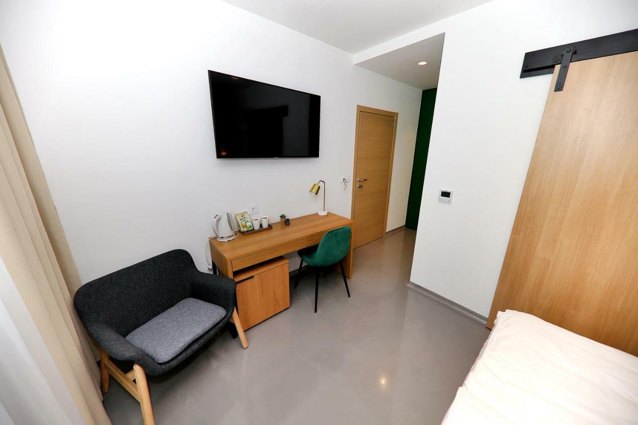 White Zadar345 Apartment